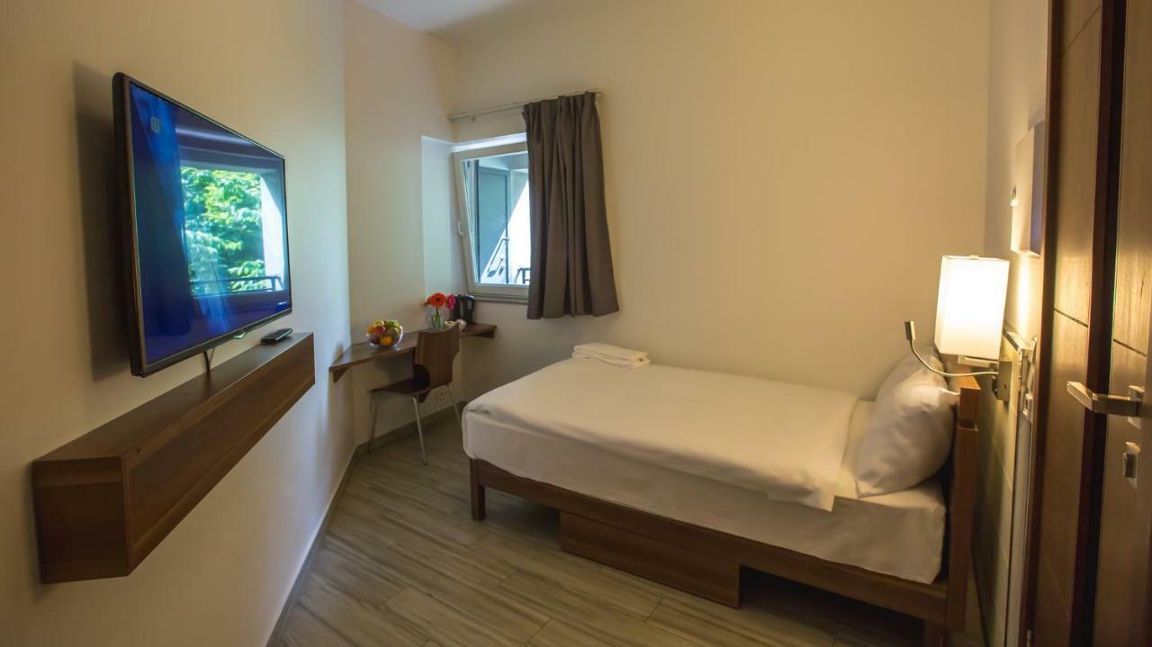 Budget Double Room (55 in bed)